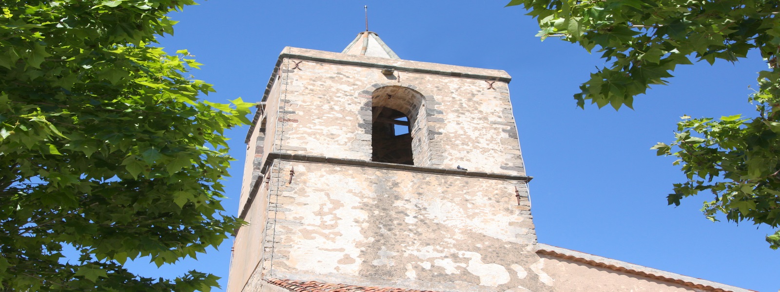 Arrêt des cloches dans le village.